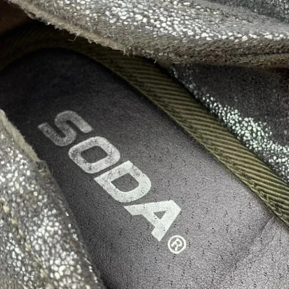 Soda womens flats 7 crackled Silver buckle loafers